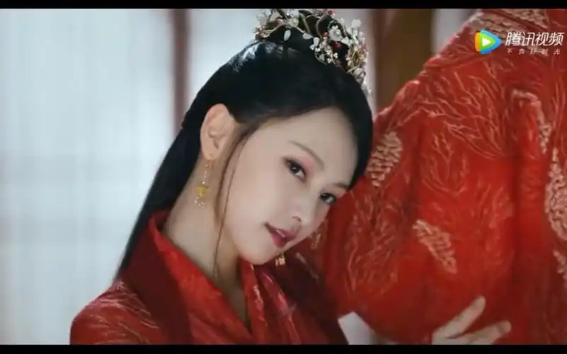 沉鱼黄灿灿献舞