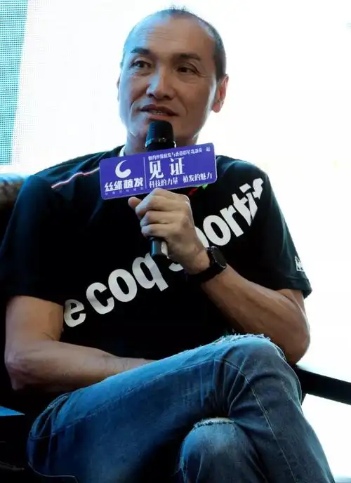 与香港影星冼灏英一同见证科技力量植发魅力