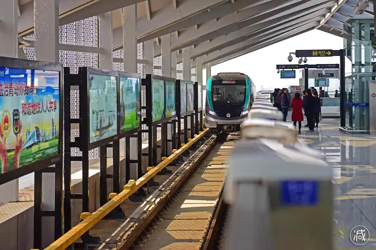 青岛地铁13号线迎来全民试乘 年底正式通车