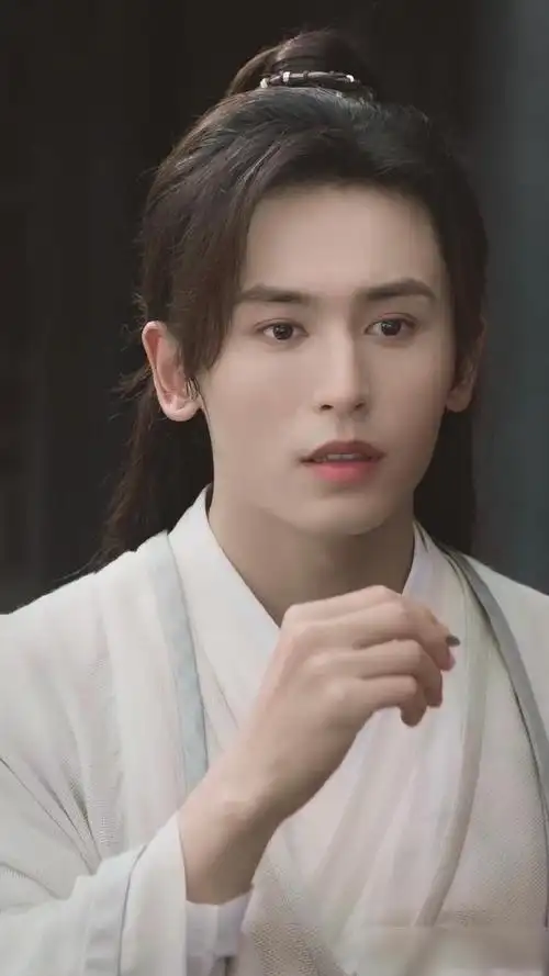 不是郭迦南疑似山河令张哲瀚真替身发博晒照称是他的光替