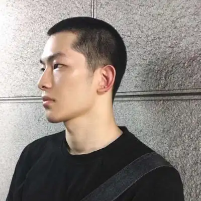 冷酷短发型男_好看的男生头像图片_扣扣居