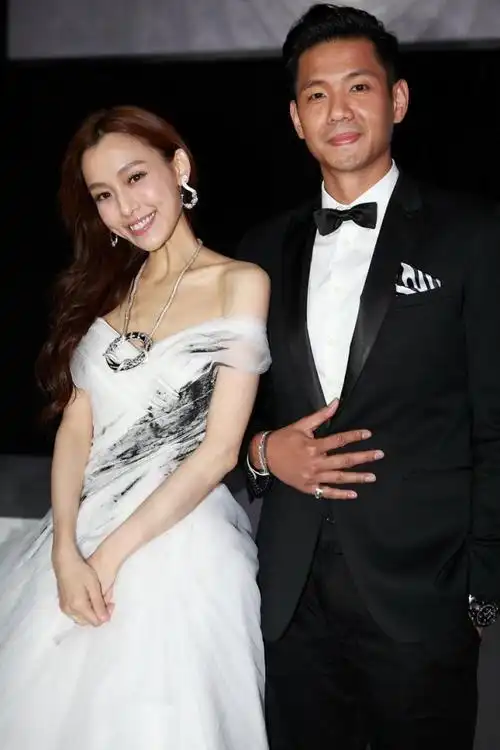 范晓萱为爱切除子宫吴佩慈未婚生四孩七仙女不止大s一个恋爱脑