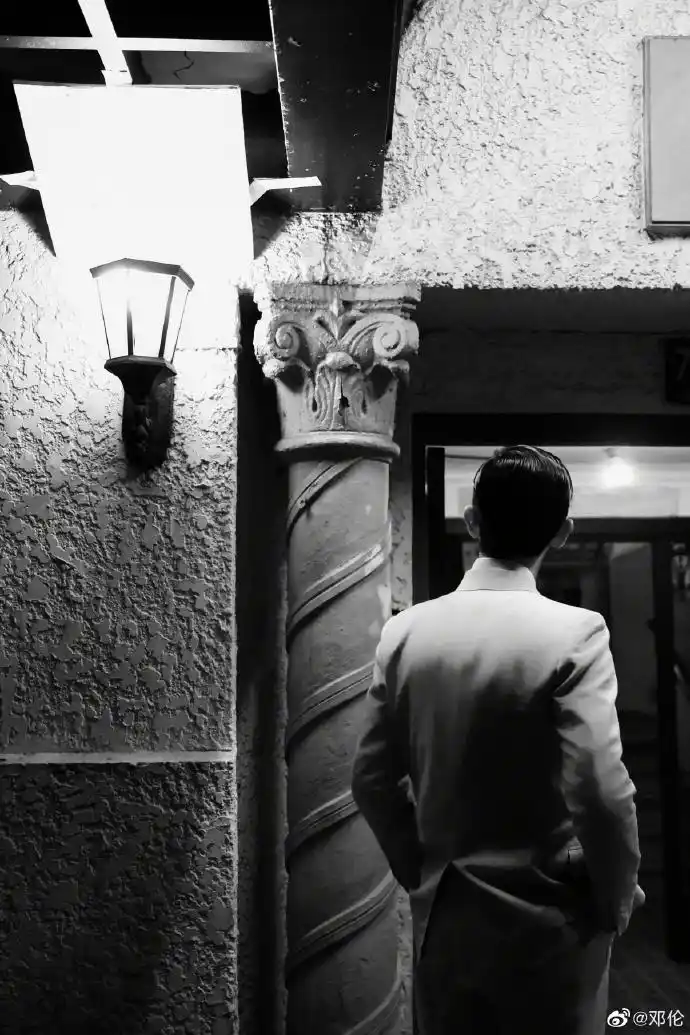 邓伦倪妮新剧杀青两人纷纷晒照表不舍