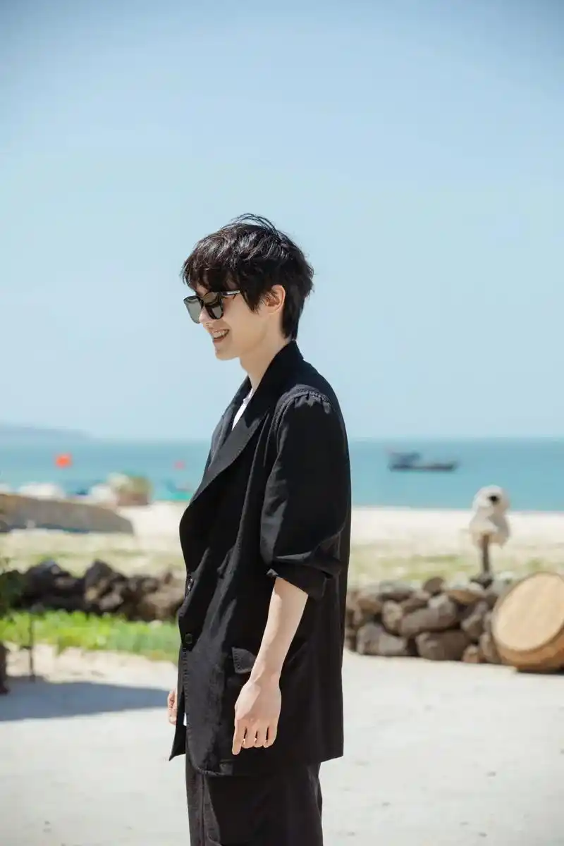 刘昊然 #向全世界安利 #少年感 #追星这组照片绝了! - 抖音