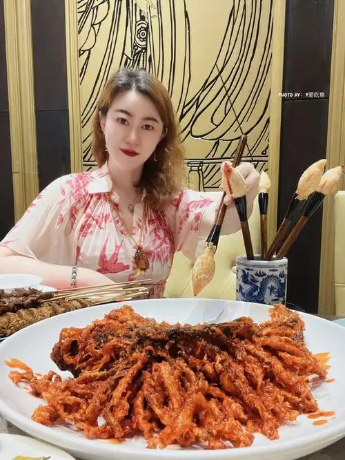 这个奔跑的拖布叫金毛狮子鱼意境长安