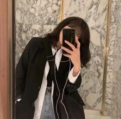 手机对镜自拍挡脸头像