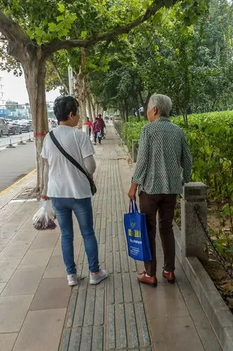 一路走一路拍——擦肩而过的路人