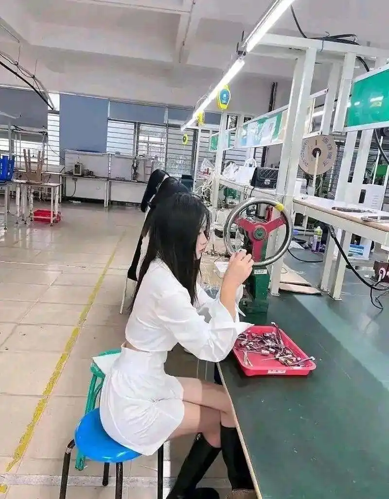 听说厂里漂亮女工很多,是真的吗?[你懂的]