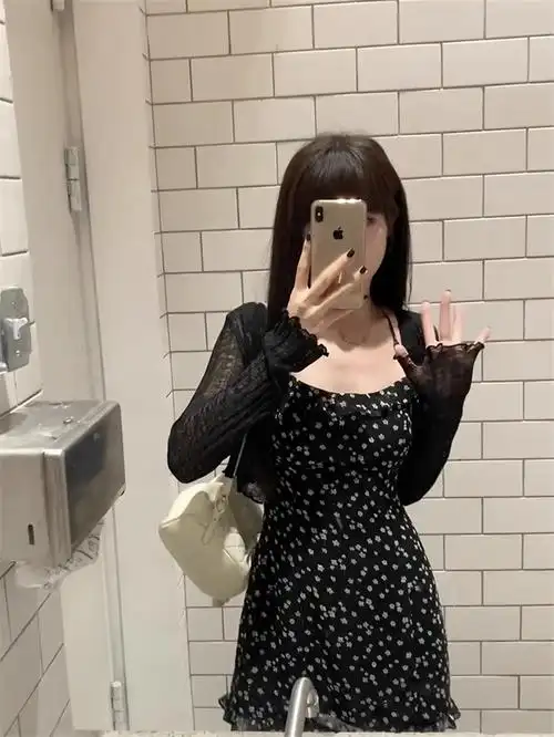 茶歇法式小个子碎花吊带连衣裙子2024夏季新款女装高级