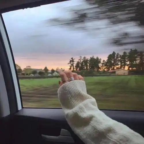 朋友圈背景图丨人生是个迷