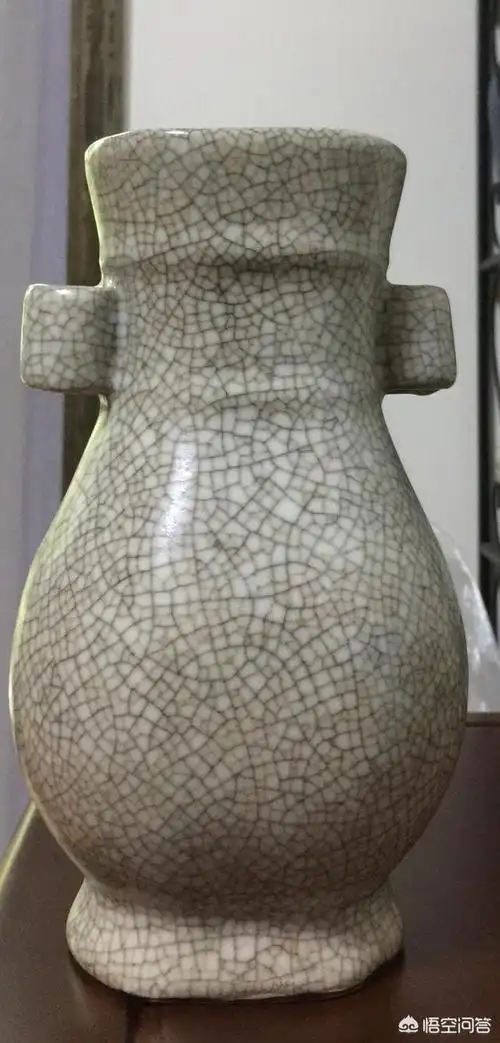 明代官窑哥窑八方贯耳瓶值多少钱明官哥存世量有多少