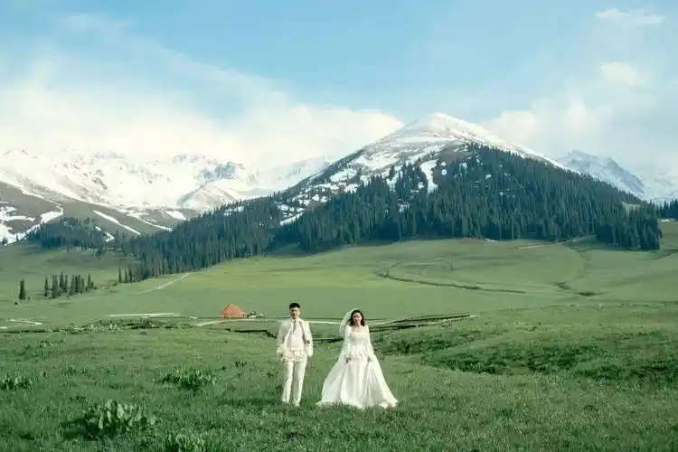 在新疆拍婚纱照也太好看了