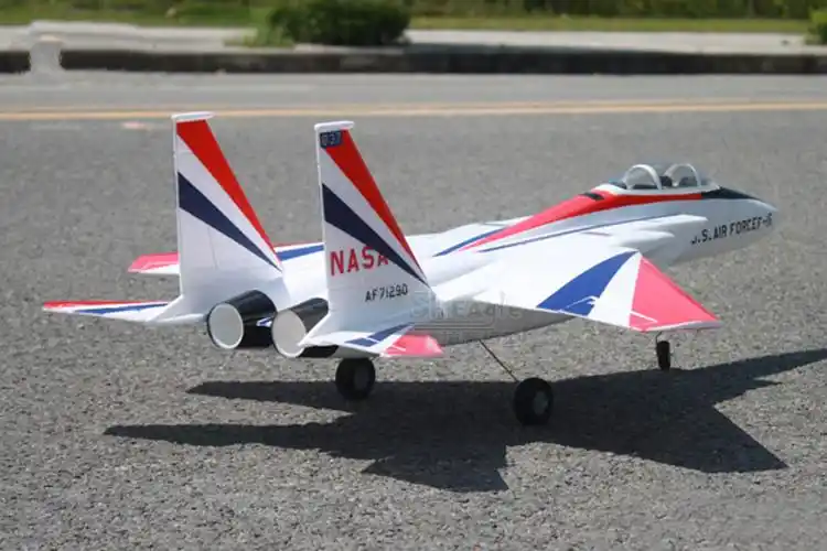 超大型固定翼战斗机 遥控航模 电动遥控飞机 涵道模型3d仿真机 红黑色