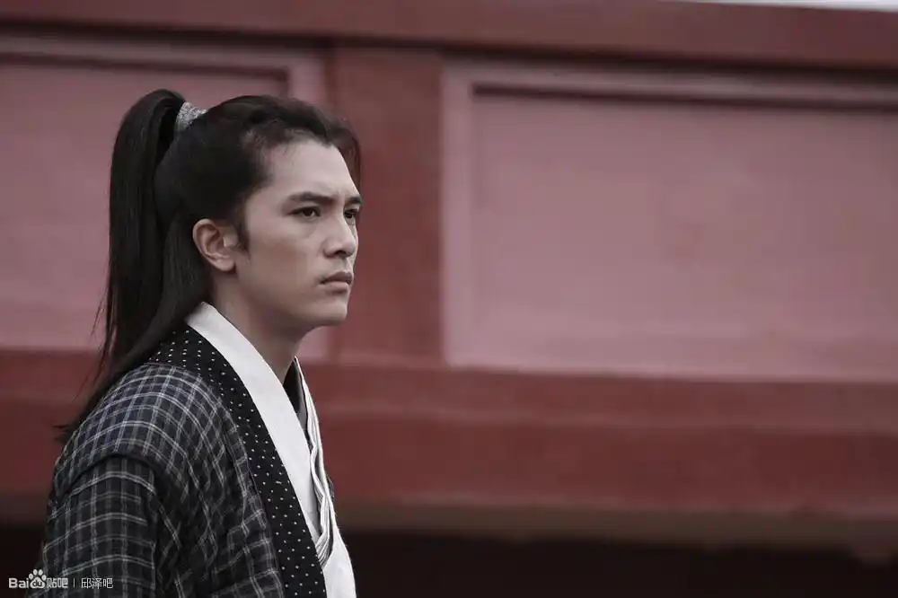 这是邱泽唯一的一部古装剧,帅出天际