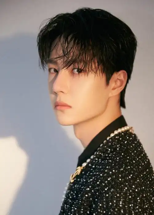 王一博的所有资料从小到大的(王一博从小到大的照片)-星座梦城