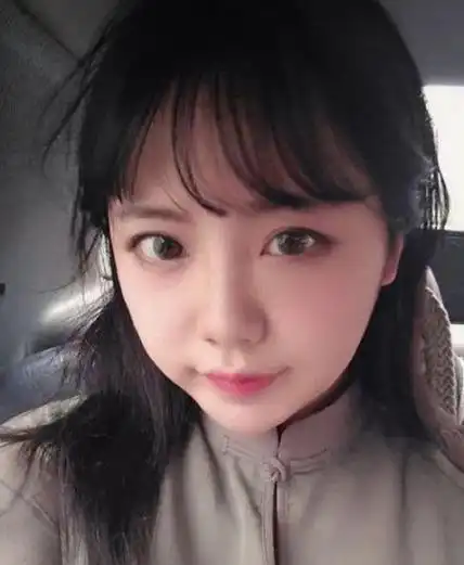 婴儿肥脸女孩子合适的卷烫发百搭动人又流行卷烫造型