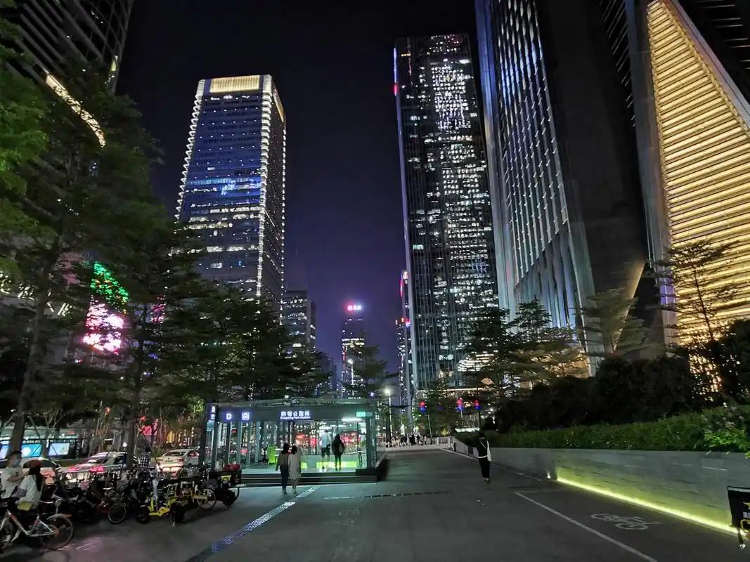 实拍深圳cbd夜景!这个全国绿化最好的cbd夜景怎么样?