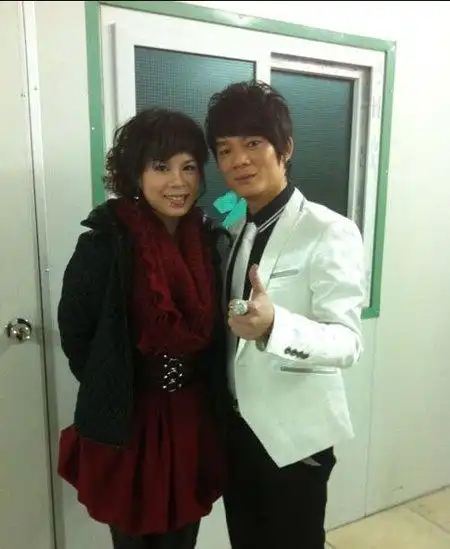 陈娟儿vs六哲的照片 陈娟儿与六哲详细资料