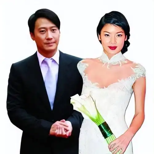 55岁黎明近照曝光,台上演讲神采奕奕,代表音乐界再抛金句