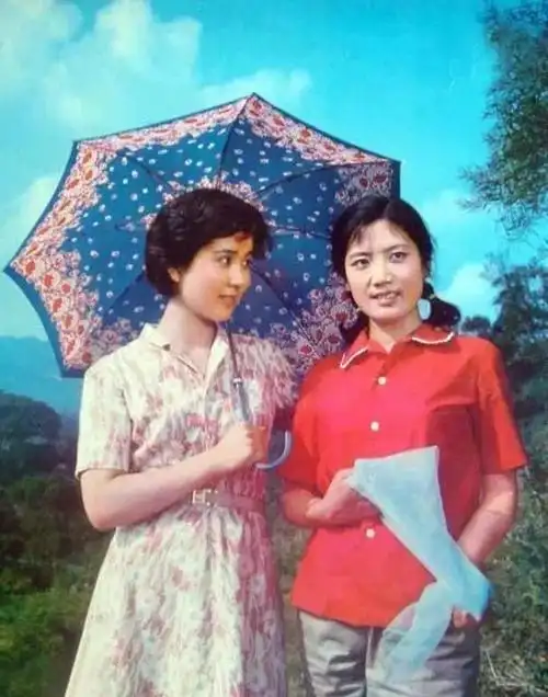 影后李秀明:21岁红遍全国,43岁卖薯片赚亿元,如今过得怎样?