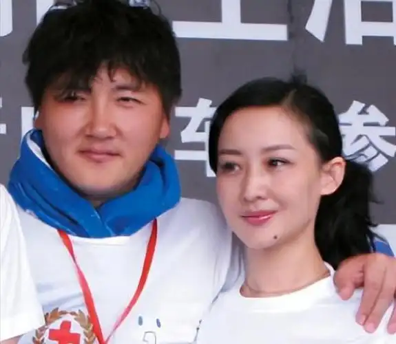 15年后,再看孙楠妻子潘蔚的现状,才知道买红妹的精明