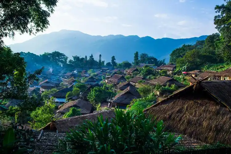 被大火烧毁的400年古寨,中国最后一个原始部落,翁丁有多美?