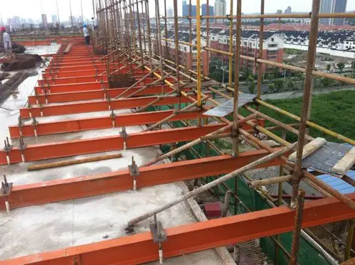 悬挑脚手架 003.jpg