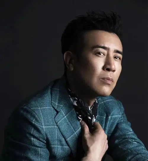 曝于和伟潜规则女演员,和王丽坤过夜往事亦被翻出.他会凉吗?