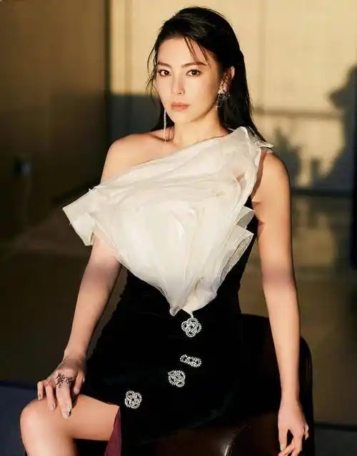 张雨绮回应"张雨绮肚子"的热搜:不是孩子,是肉_体重_男子_本事