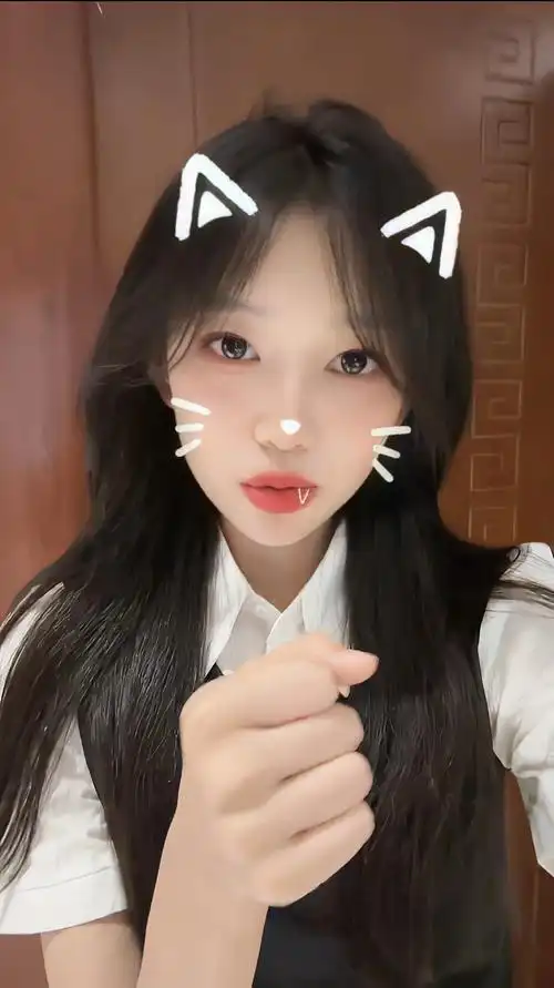 太容易心碎就不要去别人的世界排队#宋小睿 @宋小睿 - 抖音