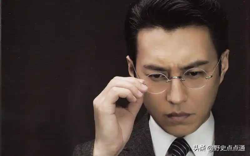 明楼扮演者(靳东《伪装者》:历史上的明楼,五重间