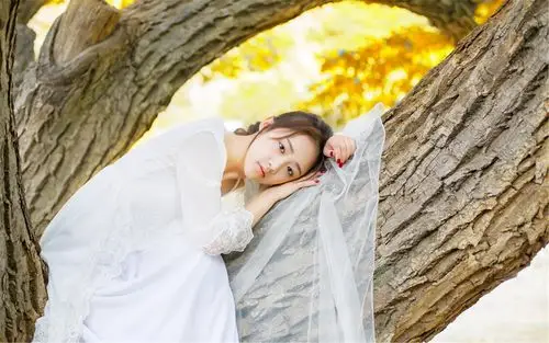 夏日清爽舒适小新清美女图片电脑高清壁纸下载