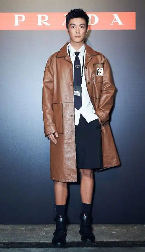 当身高179黄晓明和180杜江同框差距一目了然你怎么看