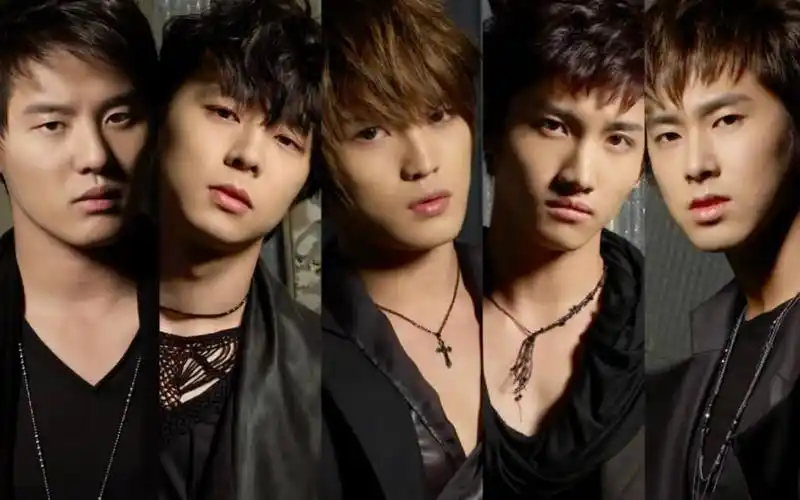 寻找一张东方神起的图片,要大图,可以做桌面的.