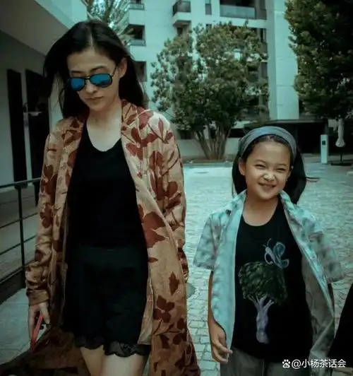 一碗水永远端不平梅婷看女儿的眼神折射出多少二胎家庭的无奈