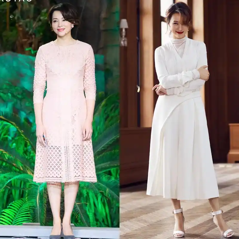 看了50岁的董卿,我才发现:头发不过肩,裙子不上膝,气质又得体