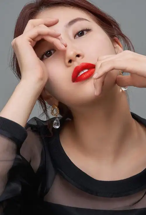 裴秀智妩媚动人写真图片69