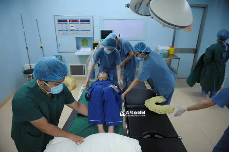 独家:揭秘25岁青岛嫚整容全程 惊险变脸手术