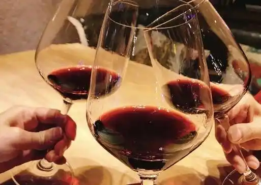 原创喝红酒可以抗衰老吗关于喝红酒的一些知识不妨了解