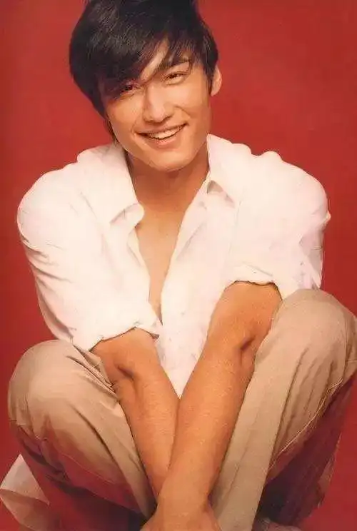 中国首席男模胡兵情史与4位女星闹绯闻现50岁仍孑然一身