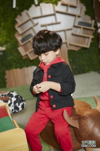 中埃混血男童模,接拍平面影视广告拍摄