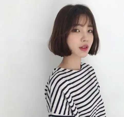 圆脸空气刘海短发发型图片