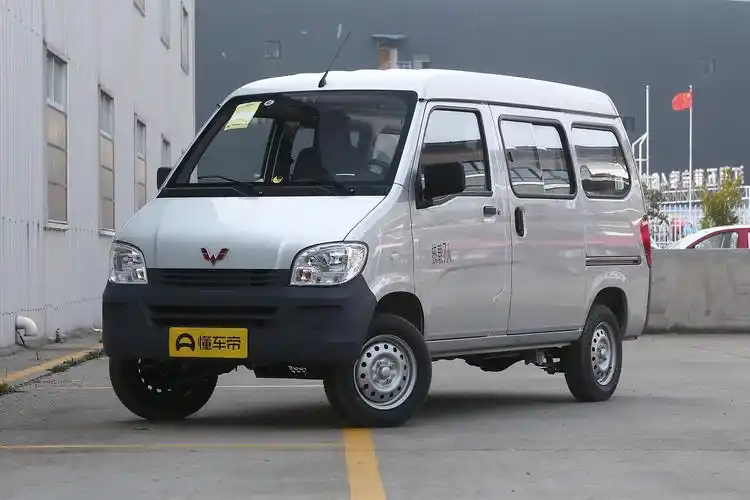 五菱之光新款 2023五菱面包车插图