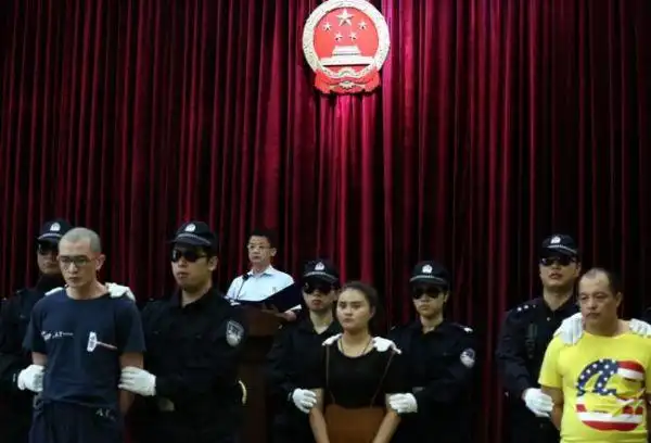 严惩毒品犯罪我院召开宣判大会