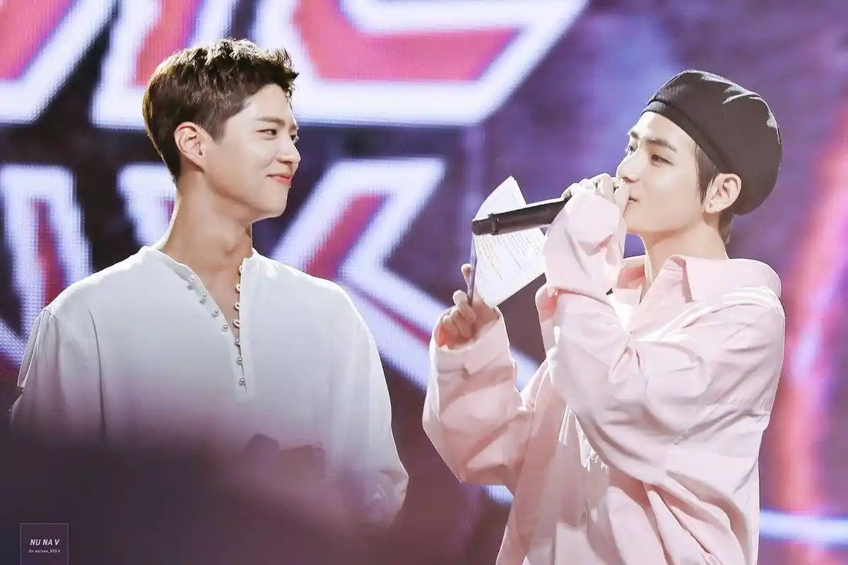 朴宝剑晒与金泰亨可爱合照,网友:为两位帅哥的友谊应援