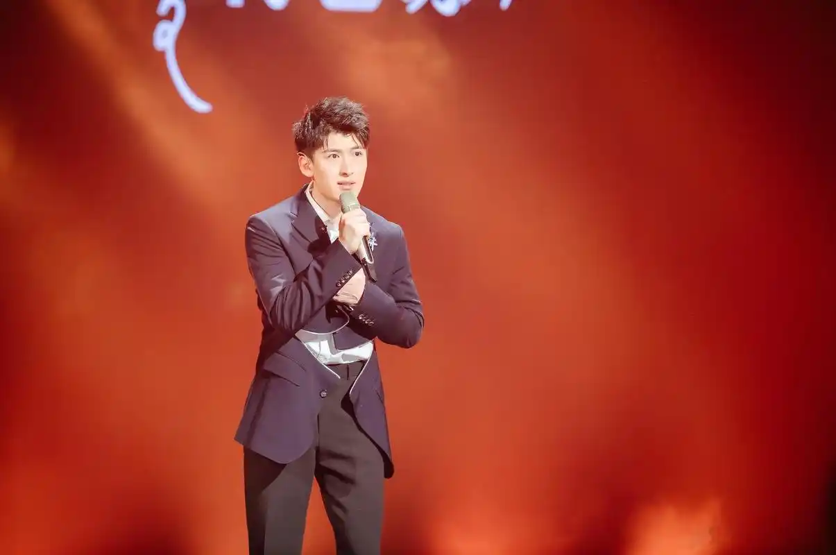 明晚八点十分湖南卫视《声入人心》嗨爆全场的三重唱!