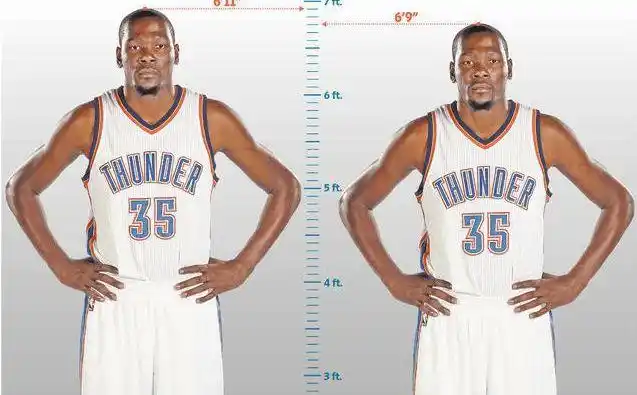 213公分盖帽的时候:211公分逗你玩儿的时候:206公分(官方身高)打小