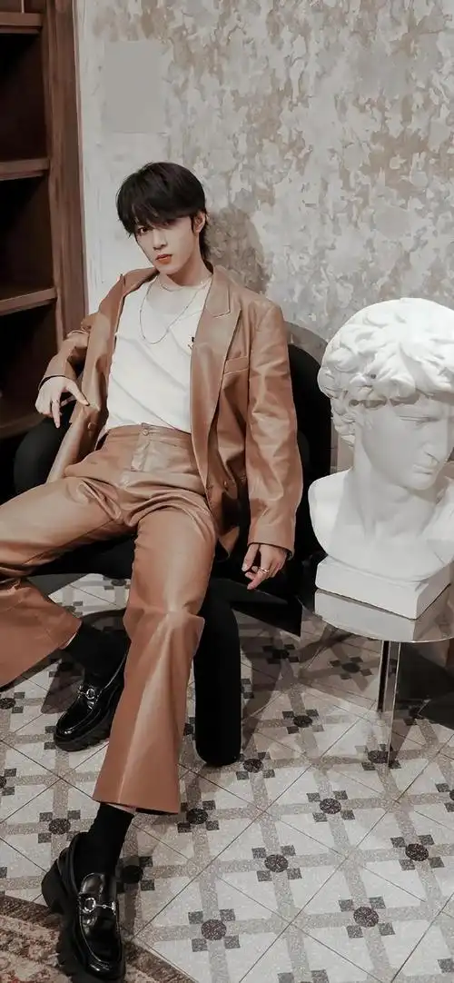 帅哥明星刘耀文潮流壁纸