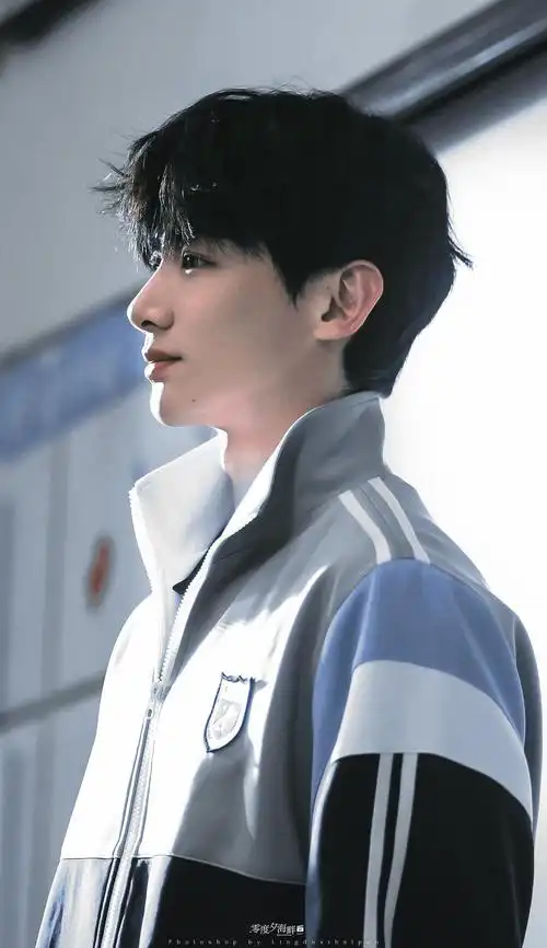 新闻250217白敬亭新图片分享粉丝热情赞美