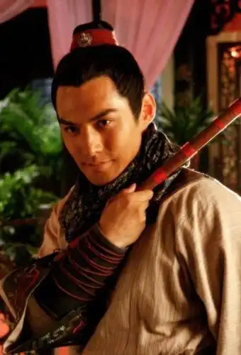 原创《水浒传》中浪子燕青的身份很可怀疑